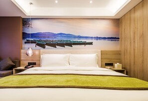 Superior Double Room | Desk, blackout curtains, free WiFi - Atour Hotel Yuquan (Hangzhou)
