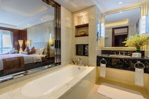 Ảnh chưa phân loại, 5 trong số 23 ảnh, nút