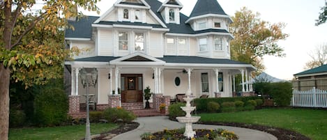 Façade de l’hébergement - soirée/nuit