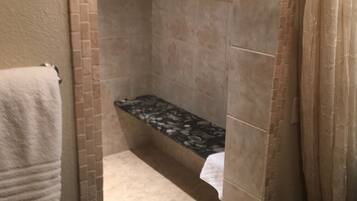 The Windsor Suite | Bathroom | Towels, soap, shampoo, toilet paper