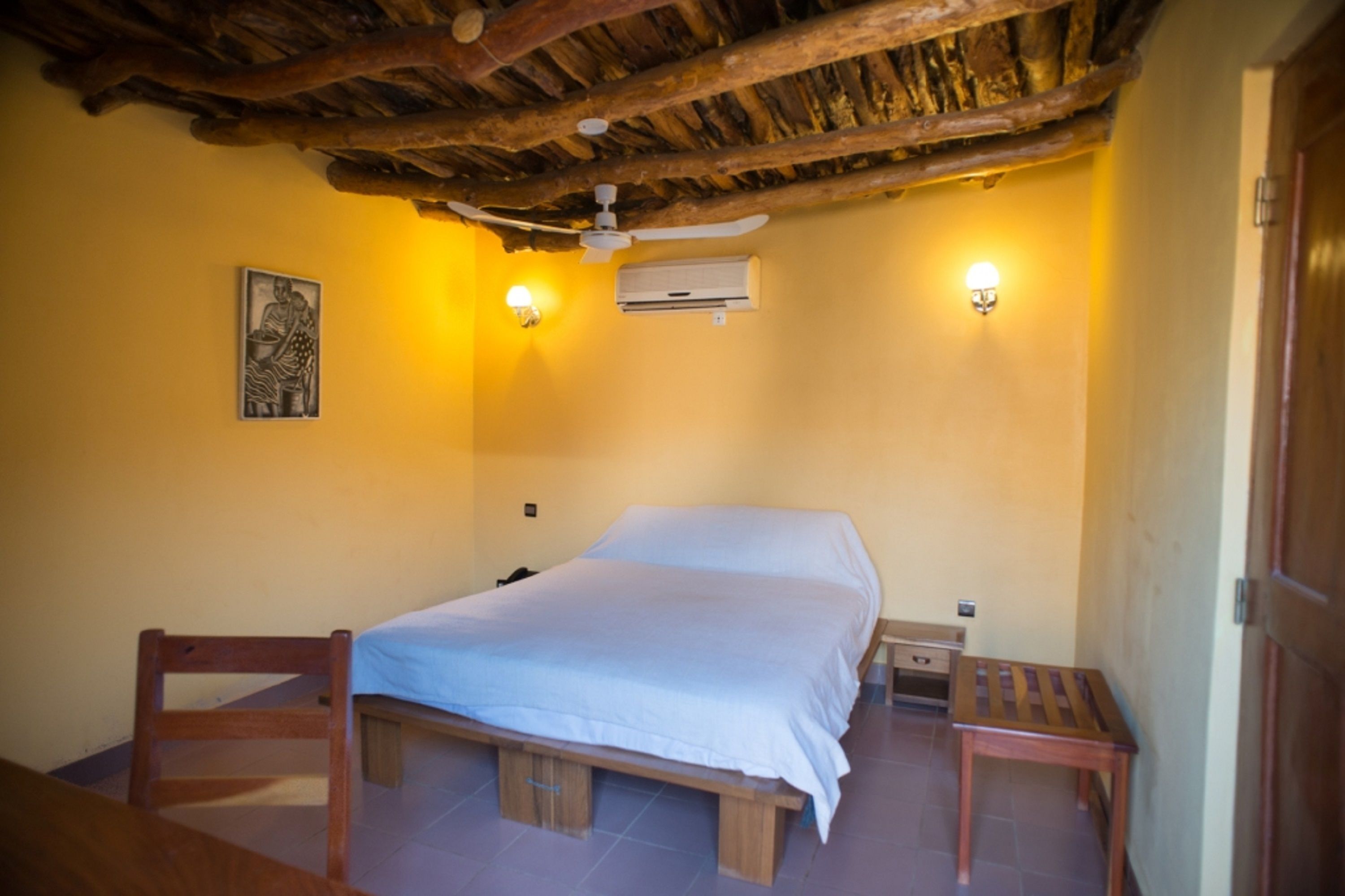 Habitación individual | Caja fuerte, escritorio, cunas gratuitas y camas supletorias