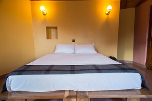 Double or Twin Room | In-room safe, desk, free cribs/infant beds, rollaway beds