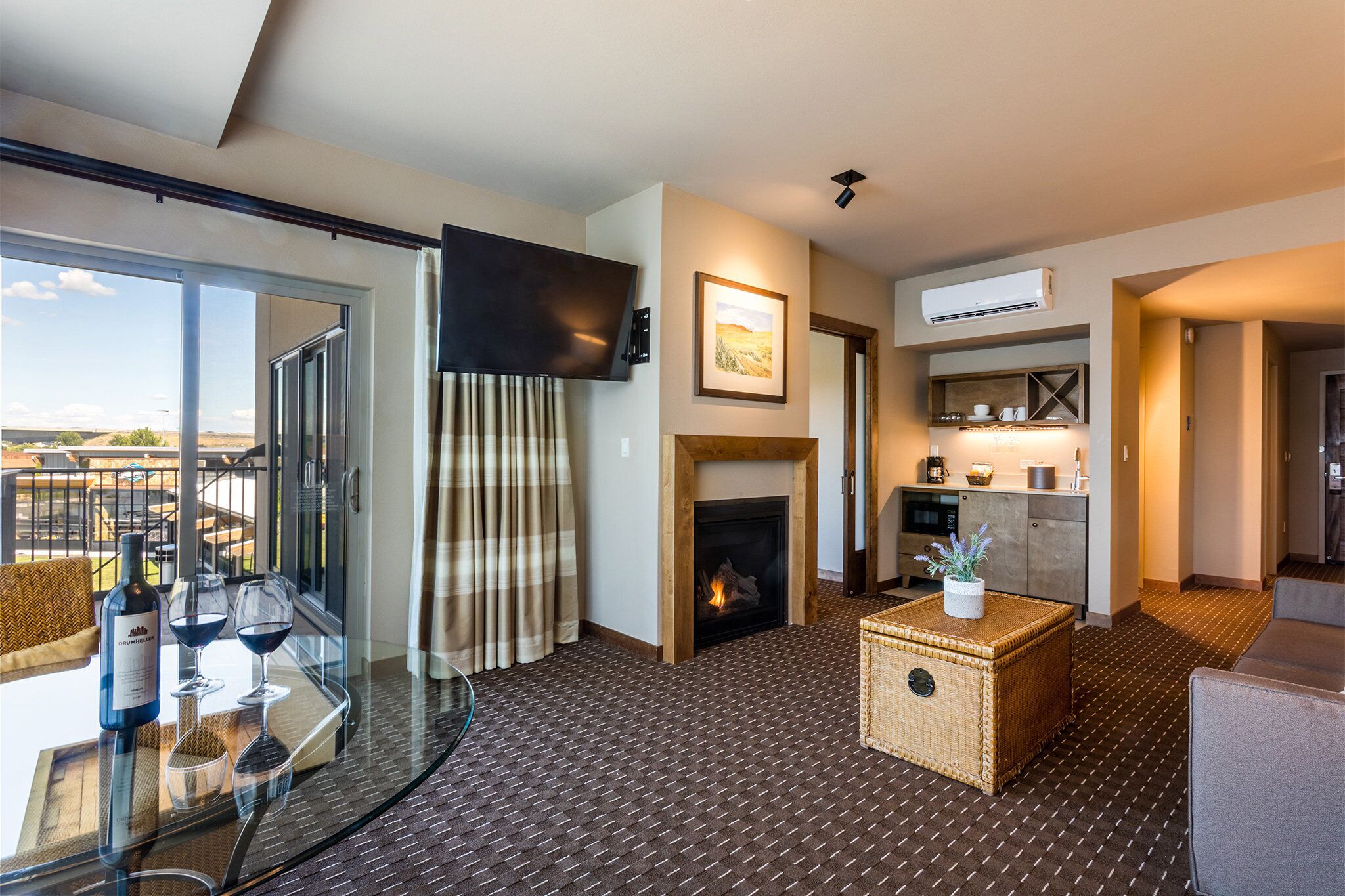 suite, 1 king bed (riverfront) | in-room safe, free wifi, bed sheets