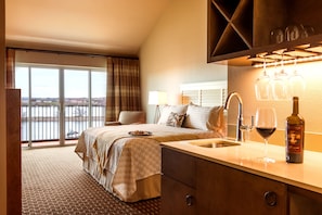 Grand Cru Riverfront King | In-room safe, bed sheets