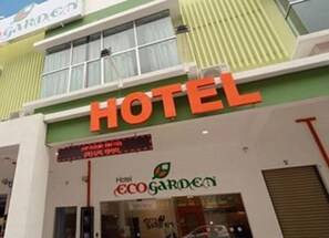 A hotel sign with the name "Hotel Eco Garden". - Eco Garden Hotel (Serendah)