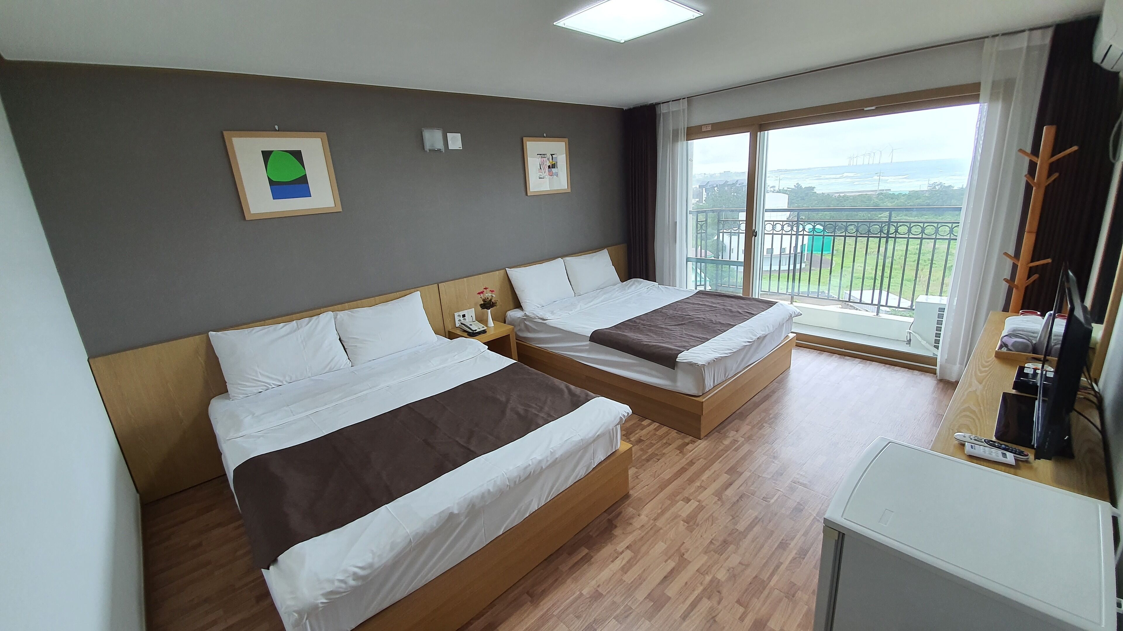 blackout curtains, free wifi, bed sheets