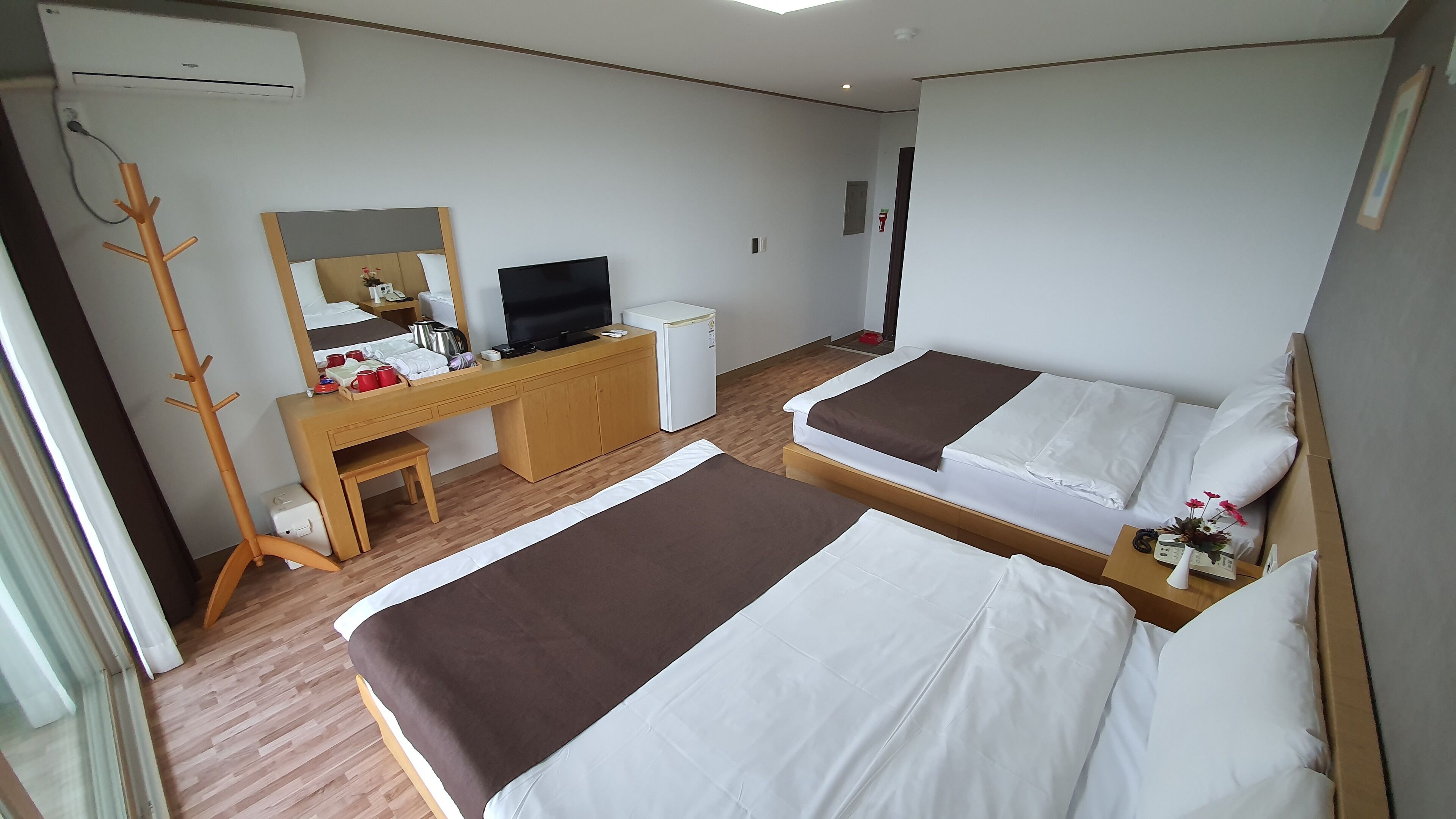 blackout curtains, free wifi, bed sheets