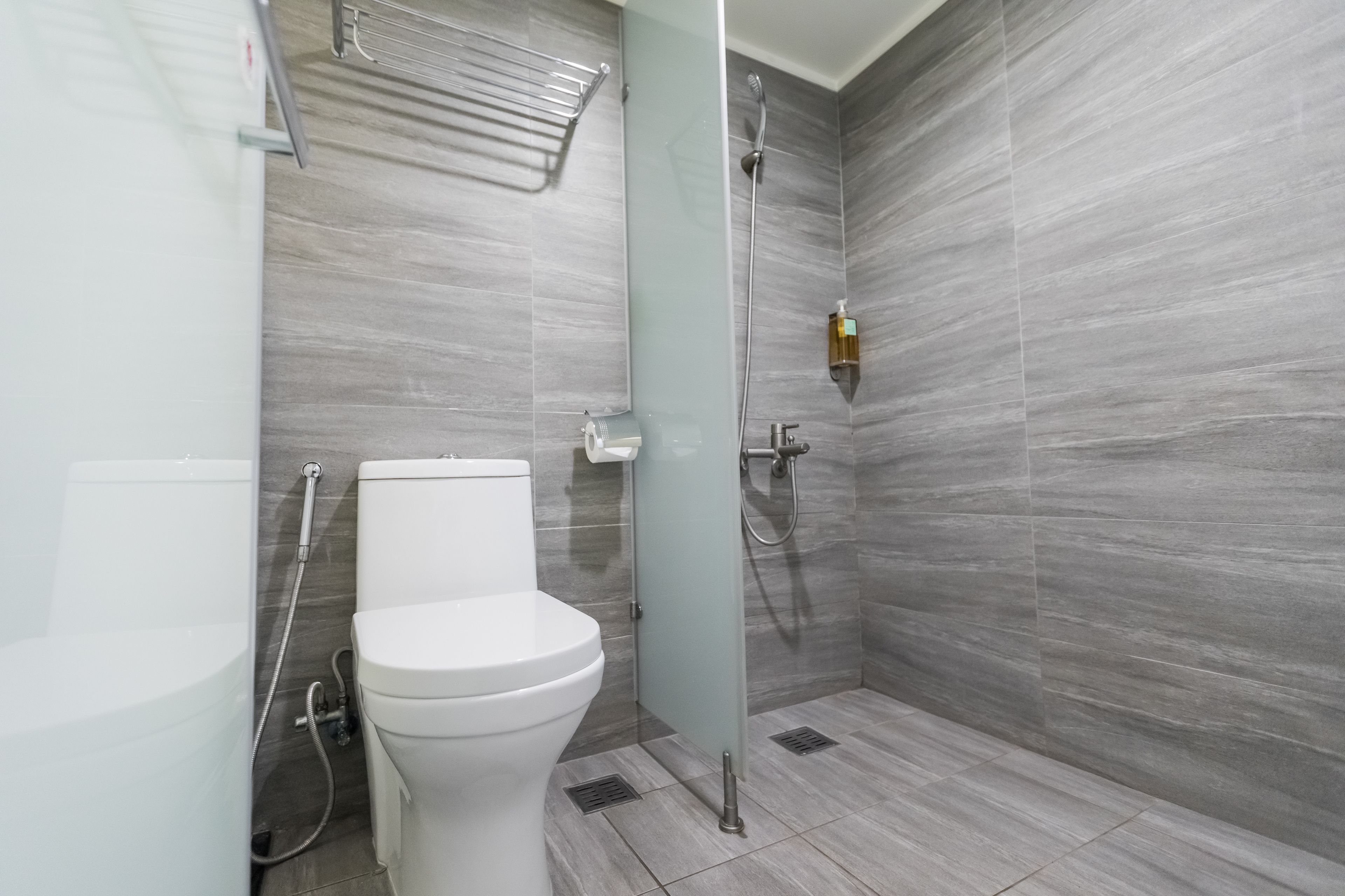 shower, free toiletries, hair dryer, slippers