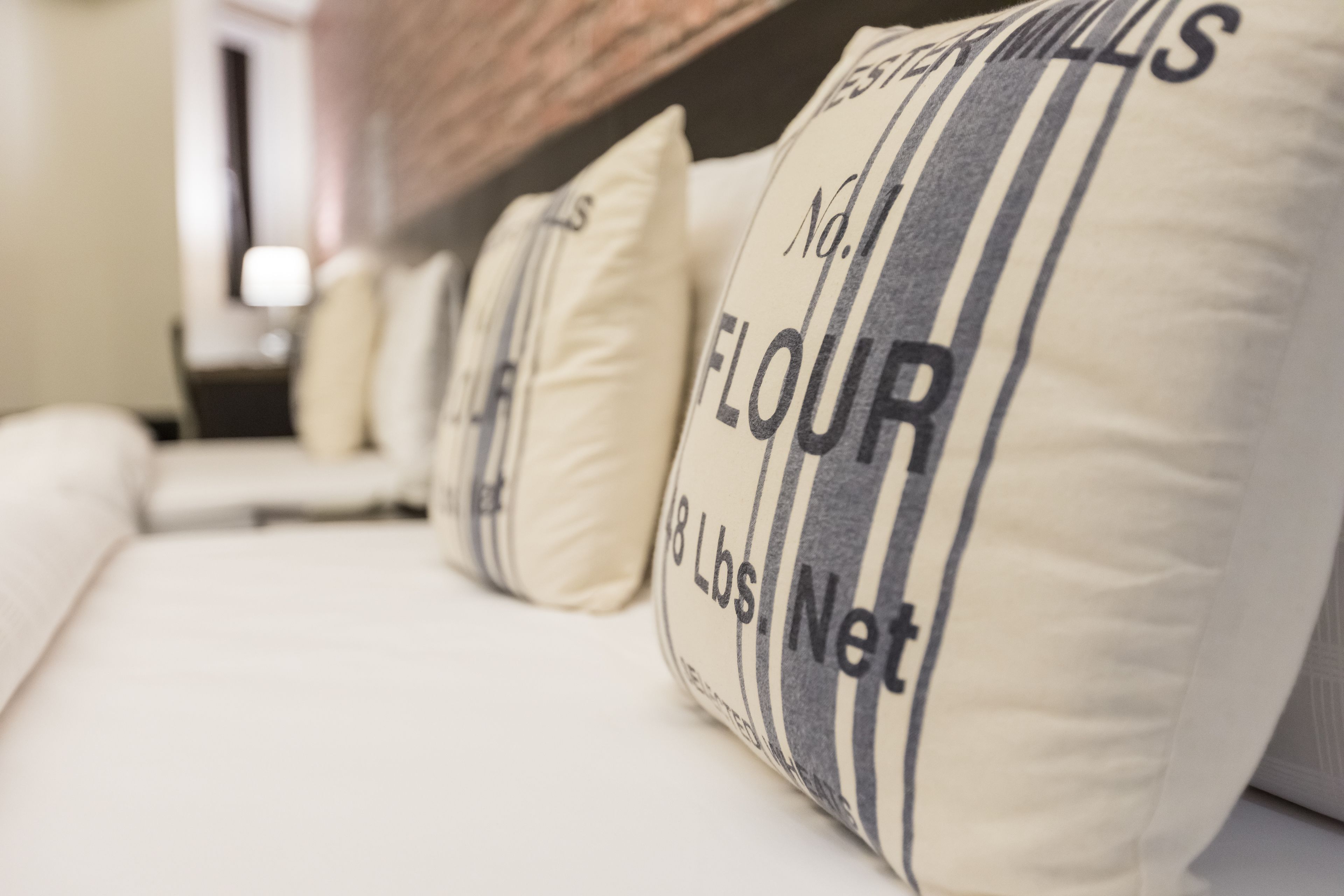 business triple room | premium bedding, desk, soundproofing, free wifi