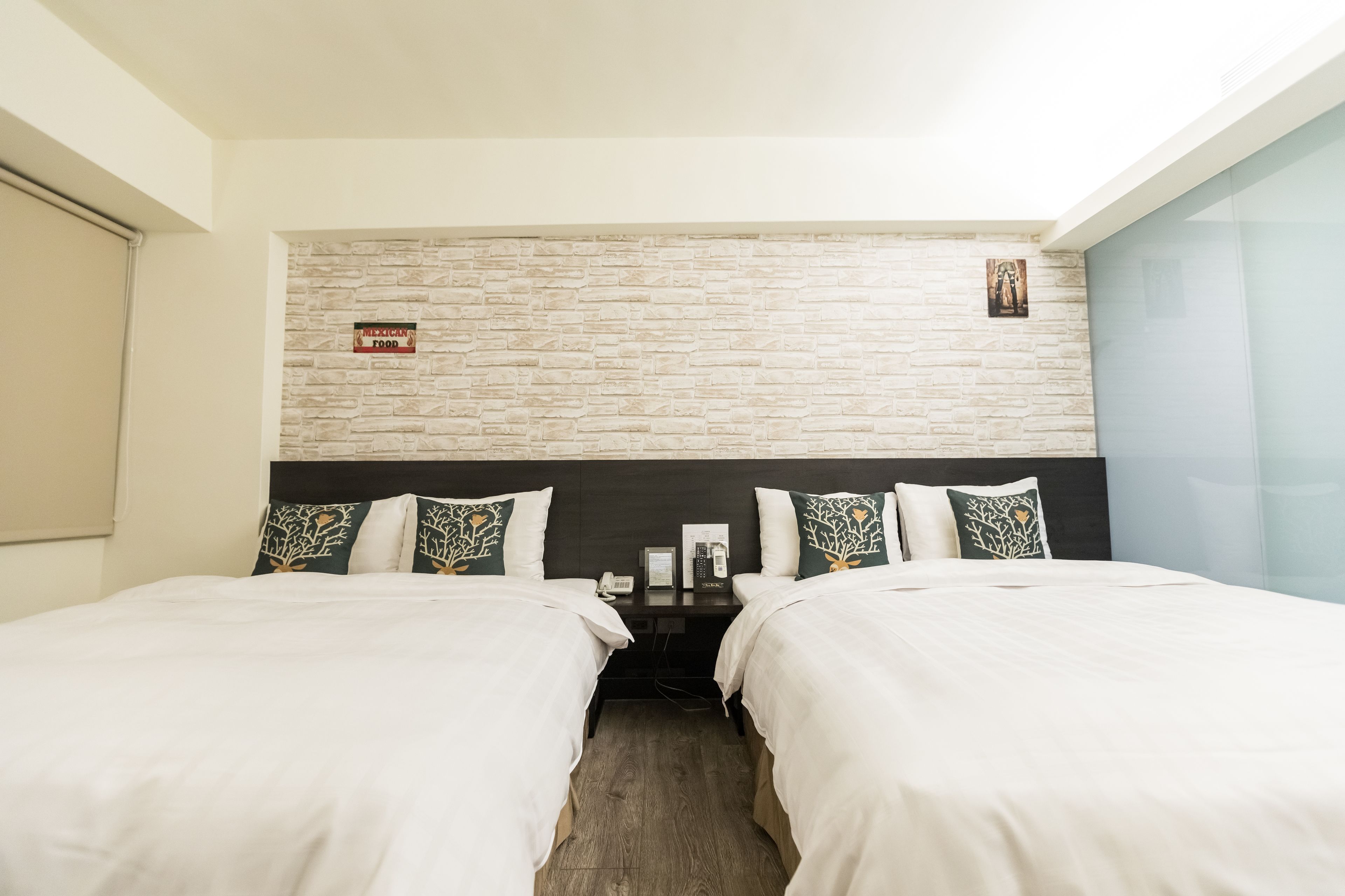 family room | premium bedding, desk, soundproofing, free wifi