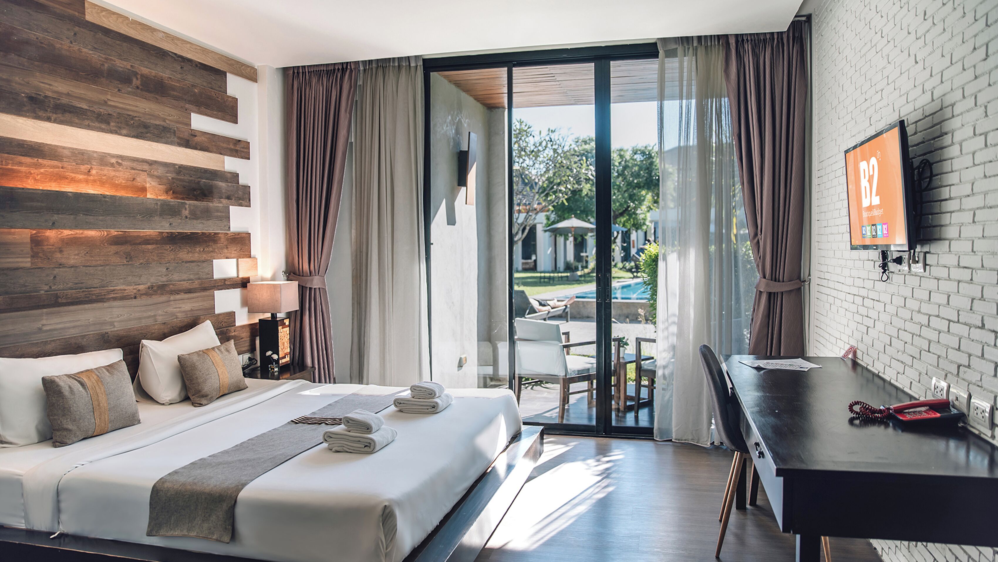 Zimmersafe, Schreibtisch, Verdunkelungsvorhänge, kostenloses WLAN