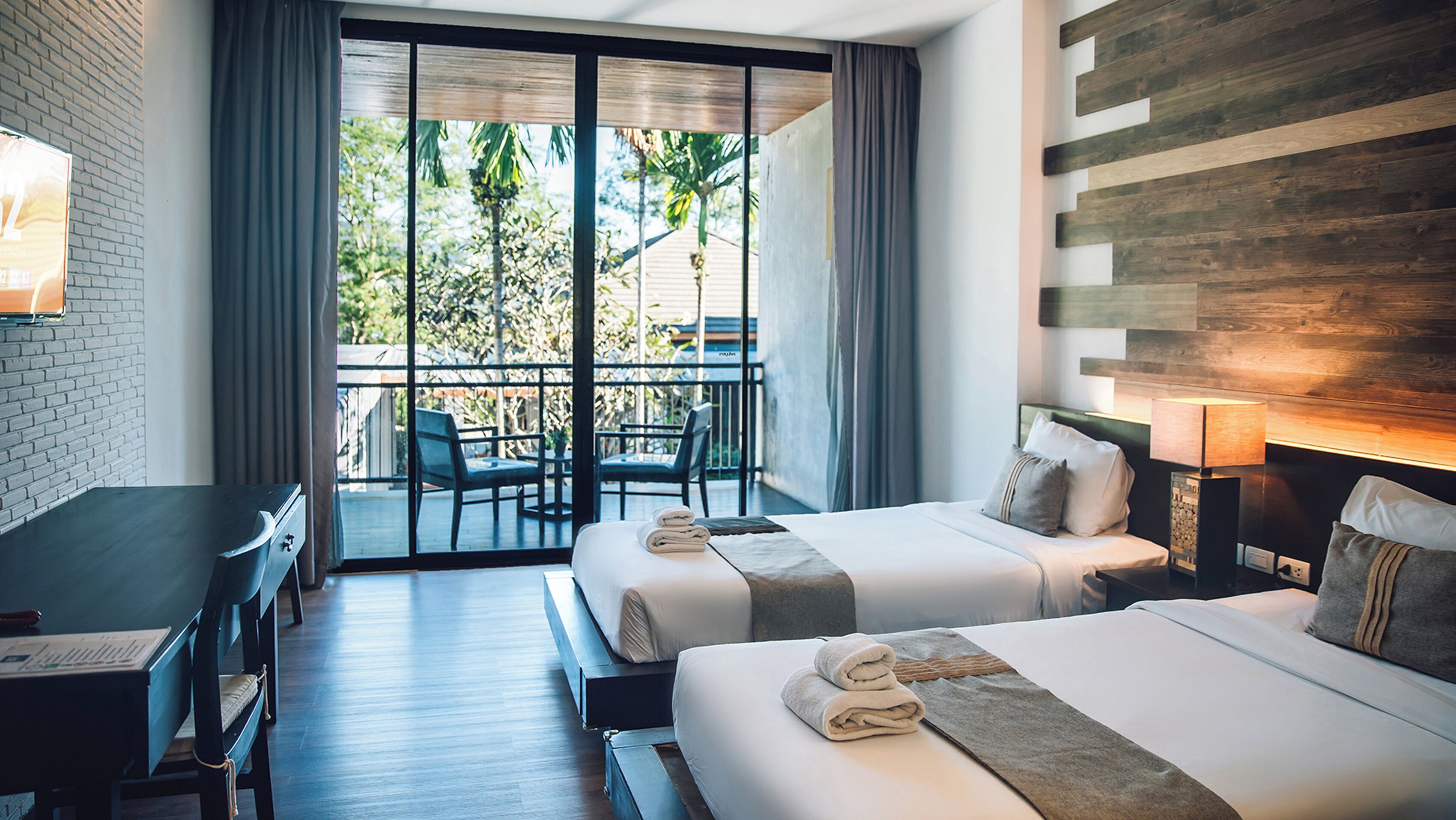 Caja de seguridad en la habitación, escritorio y cortinas blackout 