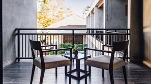 Deluxe Premier Pool View | Safe på rommet, skrivebord, blendingsgardiner og wi-fi (inkludert)