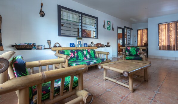 21-inch TV with cable channels