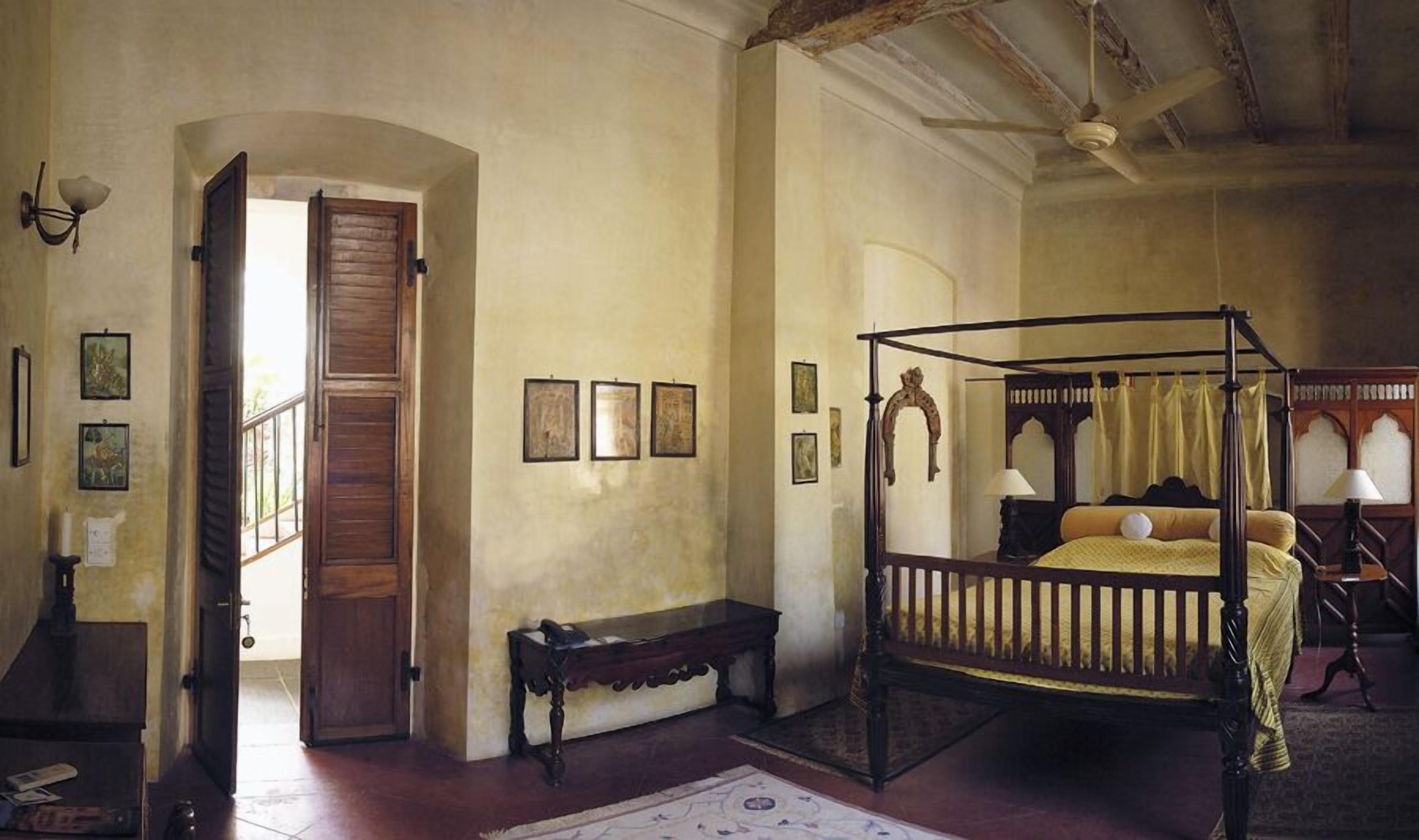 Room | Desk, free WiFi, bed sheets