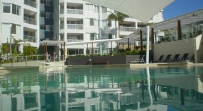 Indendørs pool, udendørs pool, liggestole