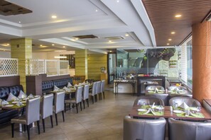 International cuisine - Club Mahindra Hatgad (Nashik)