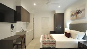Superior Queen Studio | Premium bedding, desk, blackout curtains, soundproofing