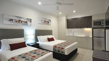 Spacious Twin Studio Apartment  | Living area