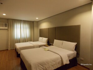 Premier kamer | Een bureau, geluiddichte muren, gratis wifi, beddengoed