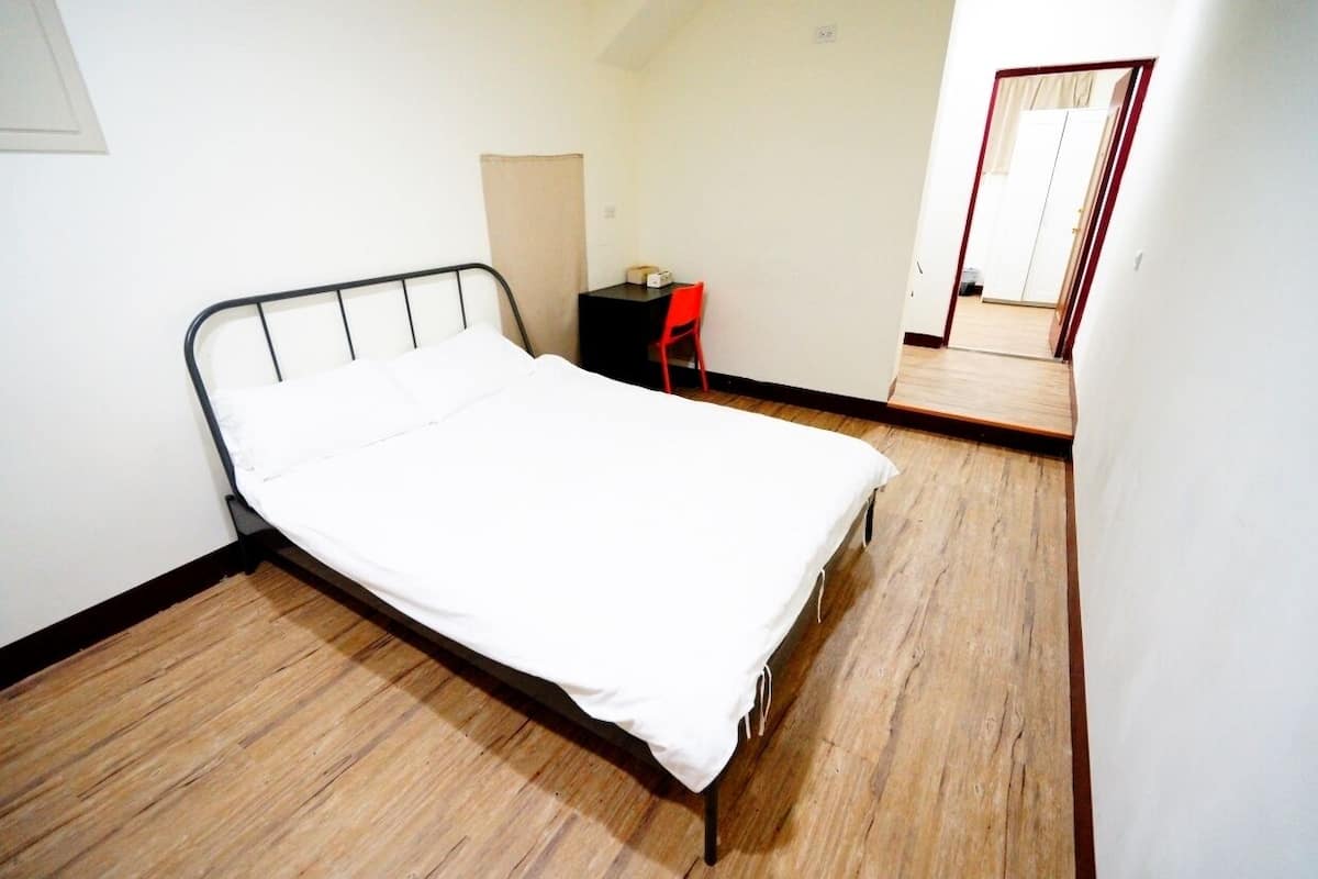 Apartemen Deluks, 2 kamar tidur | Meja kerja, tirai kedap cahaya, kedap suara, dan Wi-Fi gratis