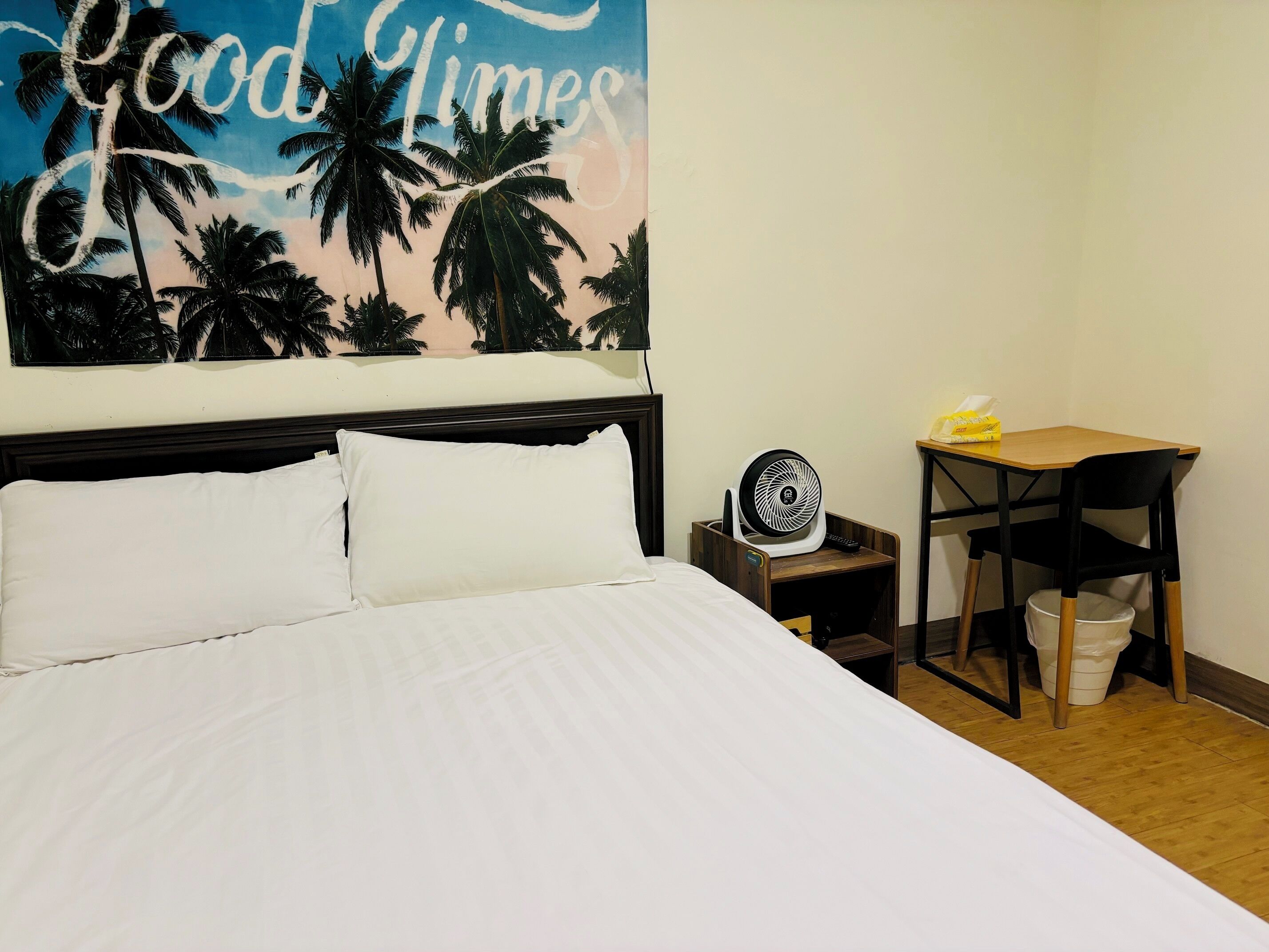 Kamar Double Comfort | Meja kerja, tirai kedap cahaya, kedap suara, dan Wi-Fi gratis