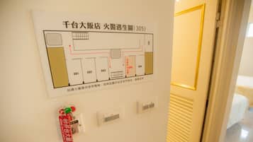 ๋น์ฆ๋์ค ๋๋ธ๋ฃธ | ์๋ง ์ปคํผ, ๋ฌด๋ฃ WiFi, ์นจ๋ ์ํธ