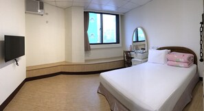 Economy Double Room | Blackout drapes, free WiFi, bed sheets - Chantai Hotel (Hualien City)