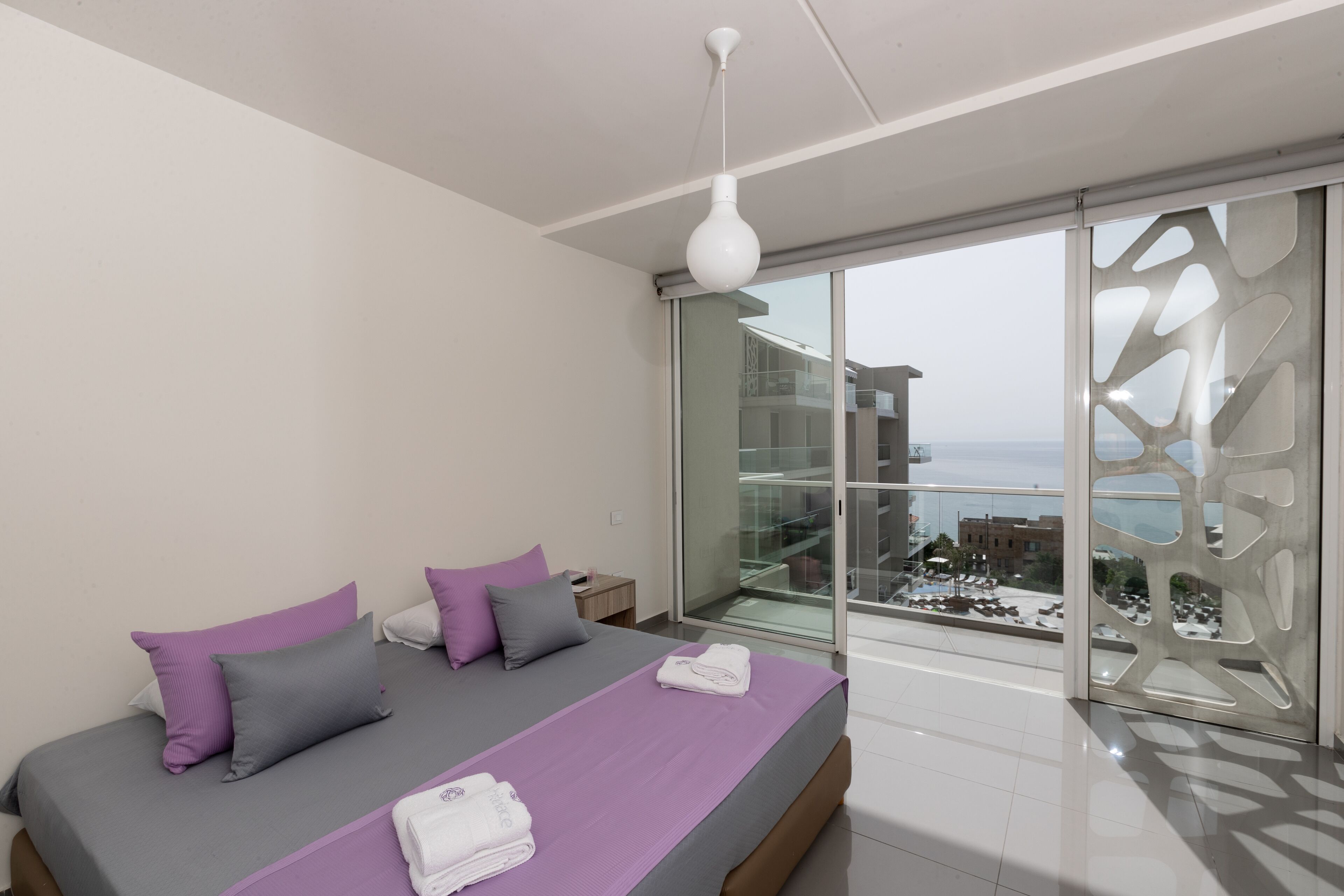 Duplex, 1 Bedroom | Blackout curtains, free WiFi