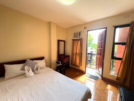 Individually decorated, individually furnished, laptop workspace