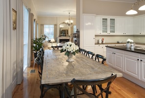 3 Bedroom House | In-room dining - Moulton Park Homestead (Sassafras)