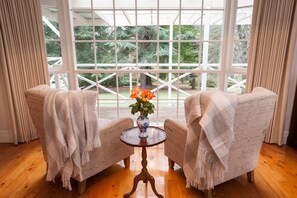 3 Bedroom House | Living area | Flat-screen TV, fireplace, DVD player