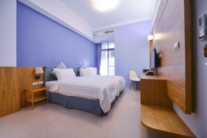Ropa de cama de alta calidad, colchones con efecto memoria y escritorio