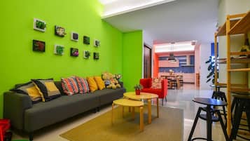 Televisión de pantalla plana de 42 pulgadas con canales digitales