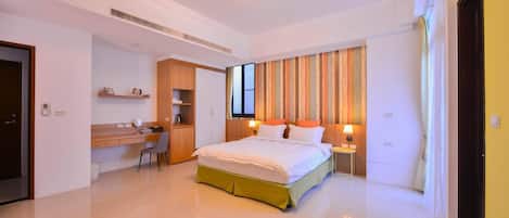 Deluxe-Doppelzimmer, Balkon | Hochwertige Bettwaren, Betten mit Memory-Foam-Matratzen