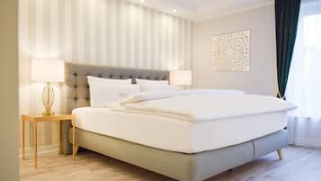 Herzog Suite mit Gartenblick | Schreibtisch, schallisolierte Zimmer, kostenloses WLAN, BettwÀsche