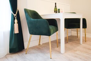 Condo (Nordlicht) | Khu vực ăn uống tại phòng