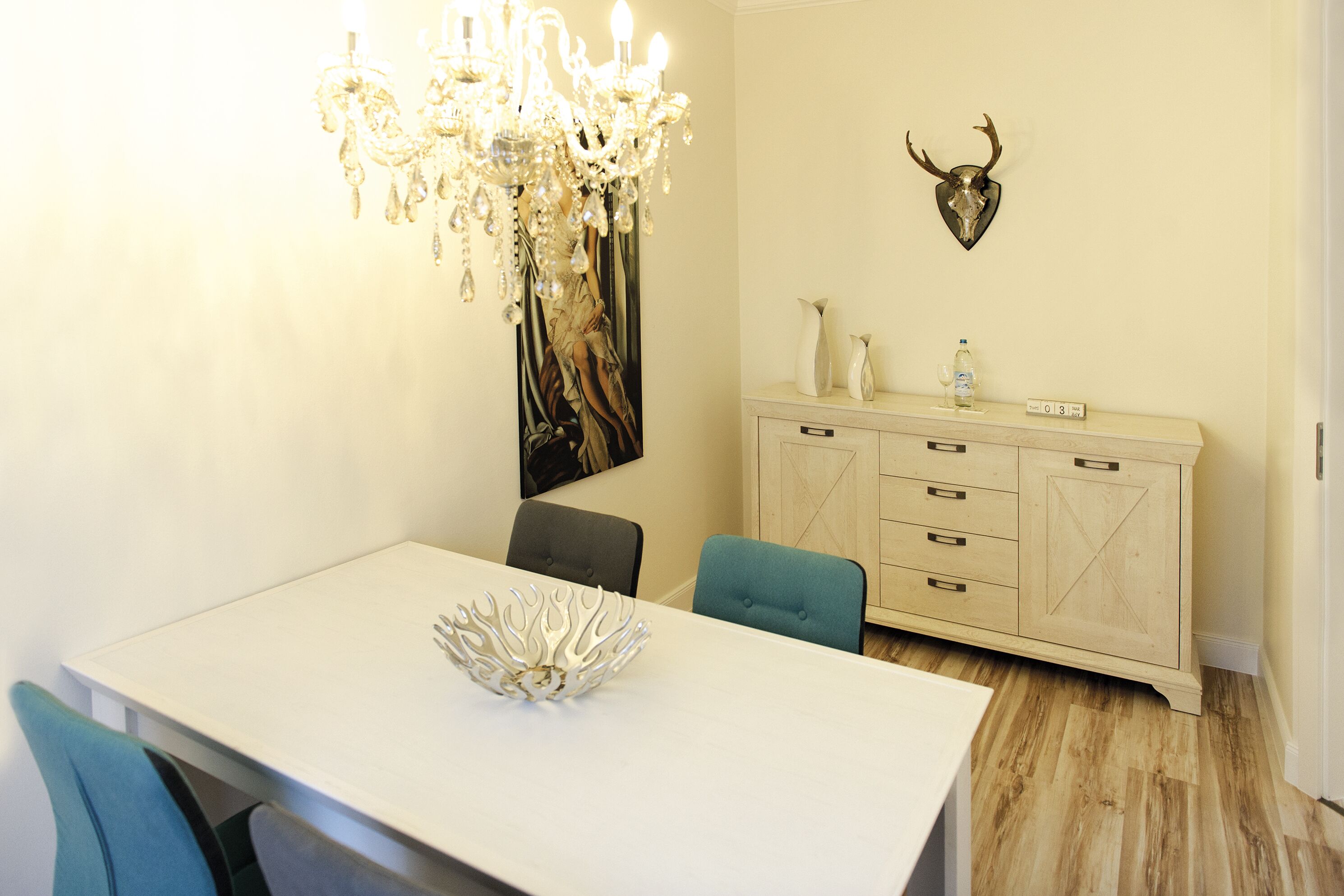 Grand Suite, Balkon mit Gartenblick | Essbereich im Zimmer