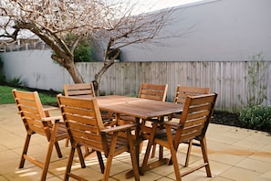 Waterfront Holiday Home - Esplanade 54 | Terrace/patio