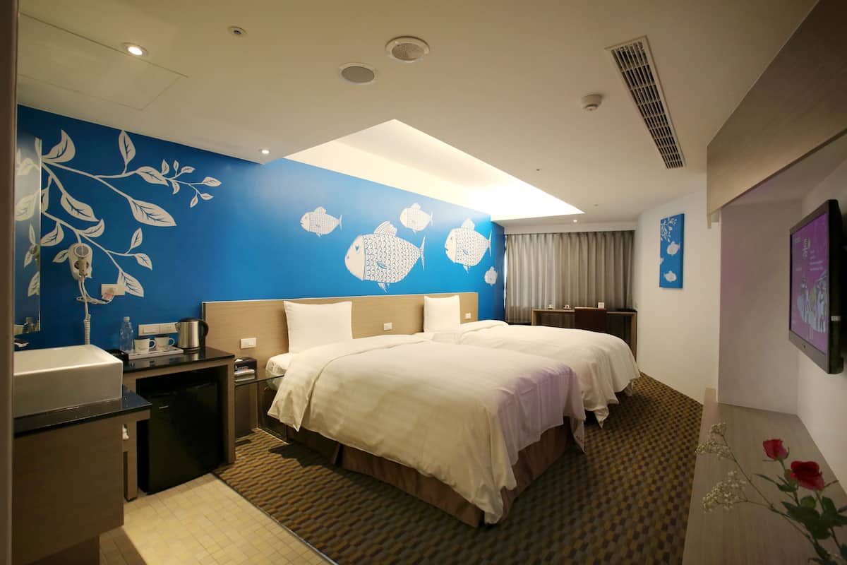 City-view Room (Random Design) | In-room safe, desk, soundproofing, cribs/infant beds