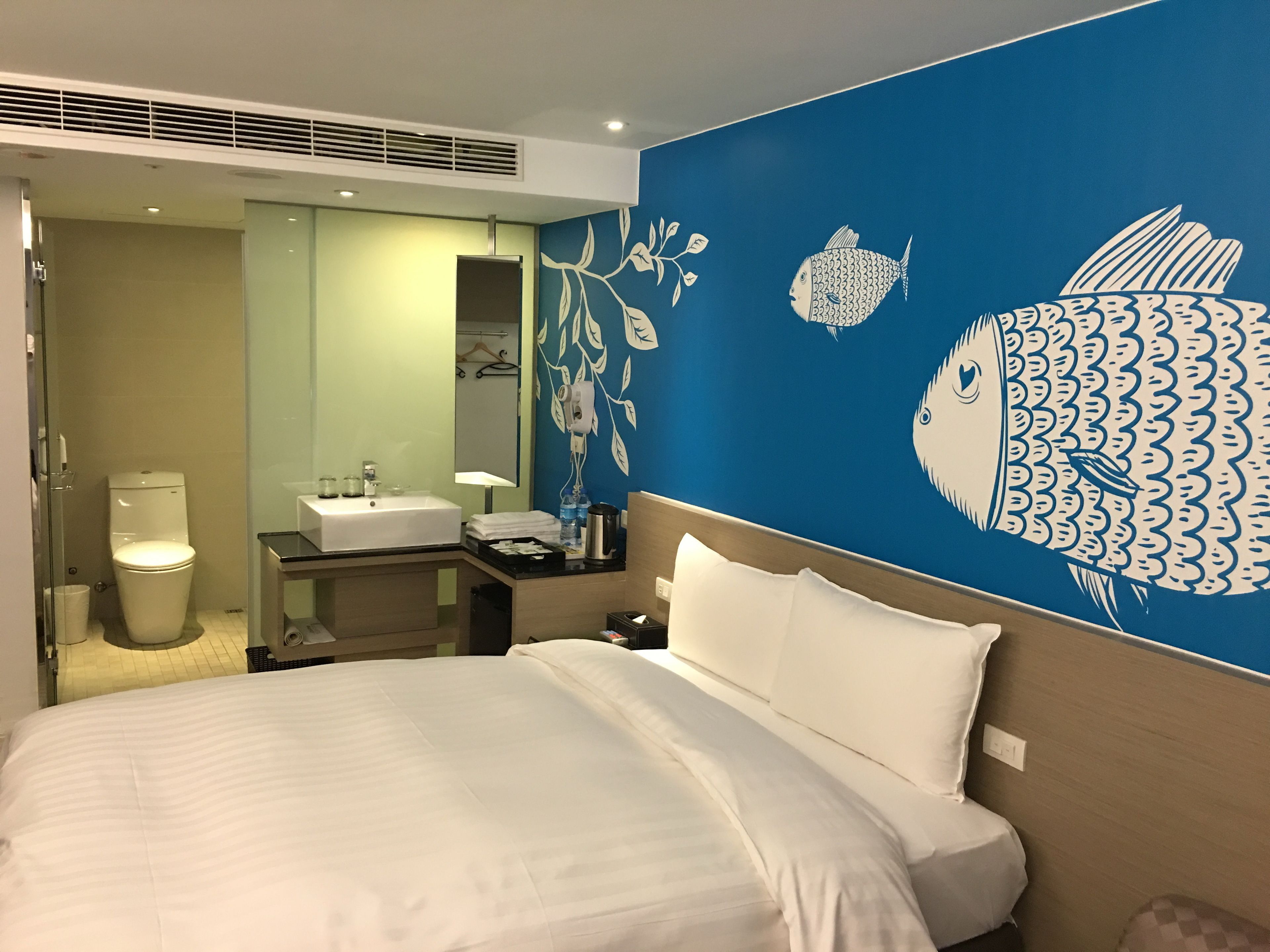 star-view room (random design) | in-room safe, desk, soundproofing, cots/infant beds