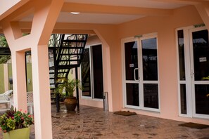 Exterior - Bella Luxury Hotel (Accra)
