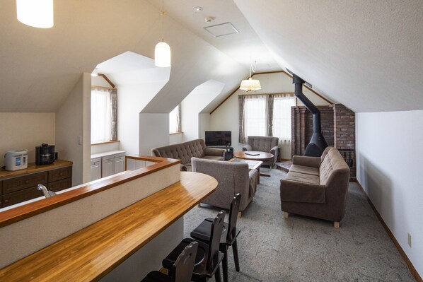 Chalet, 4 chambres, non-fumeurs | Coin séjour | Télévision à écran plat, lecteur de DVD