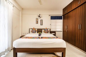 Dobbeltrom – deluxe, 1 dobbeltseng, ikke-røyk | Skrivebord og wi-fi (inkludert)