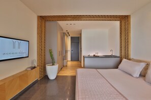 Habitación doble Deluxe | Decoración personalizada, escritorio, cunas y camas extra 