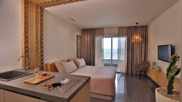 Deluxe tweepersoonskamer | Individueel gedecoreerd, een bureau, babybedden (toeslag)