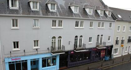 Spanish Arch Apartment