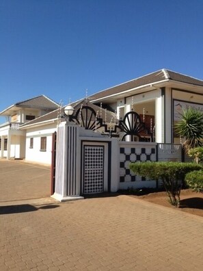 Entrée de l’hébergement 