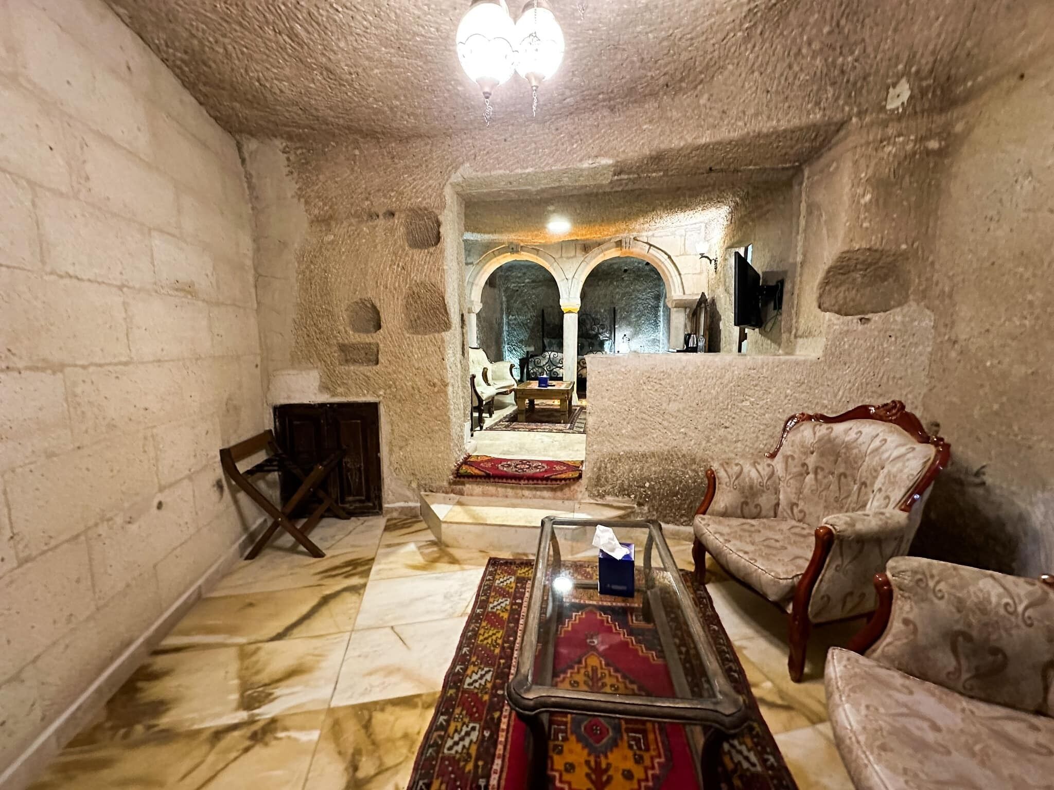 Photo - Shoestring Cave House