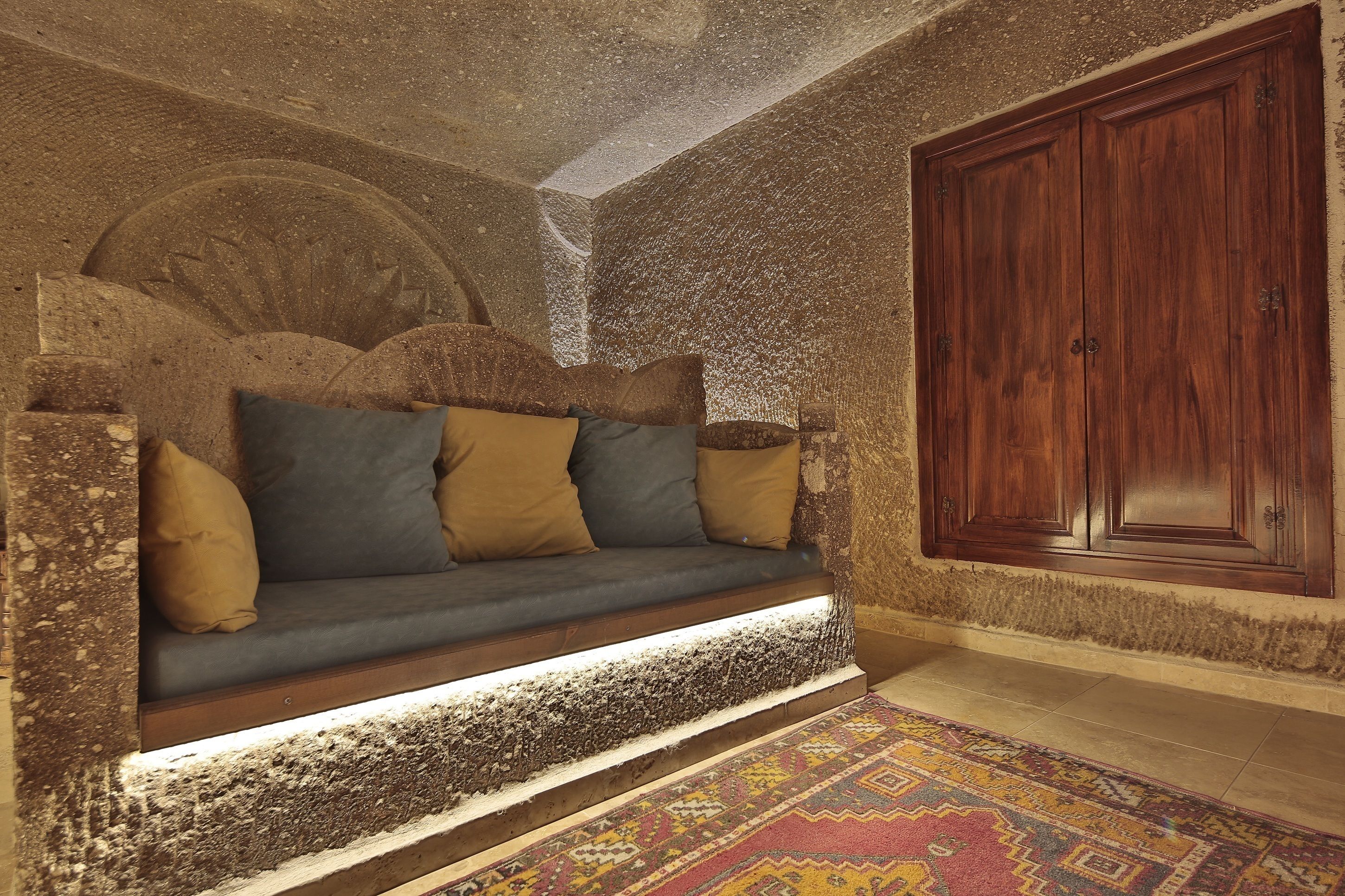 Photo - Shoestring Cave House